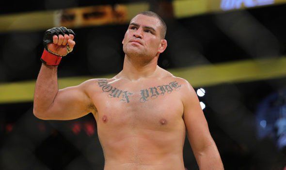 Cain Velasquez sẽ cố giành kèo đấu với... Jon Jones?